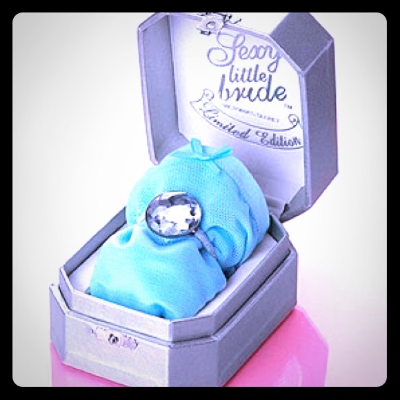 💙💍VS 𝒮𝑒𝓍𝓎 ℒ𝒾𝓉𝓉𝓁𝑒 ℬ𝓇𝒾𝒹𝑒 Gift Set💍💙